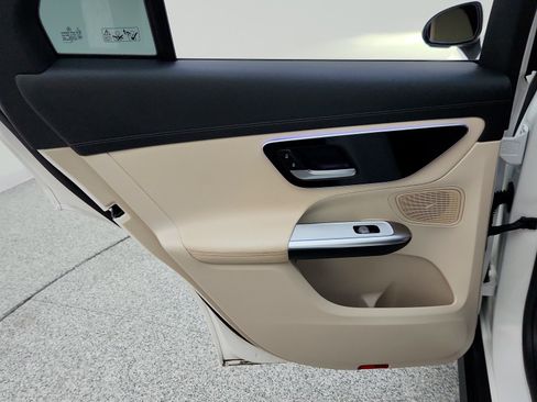 Certified 2025 Mercedes-Benz GLC 300 4MATIC image 27