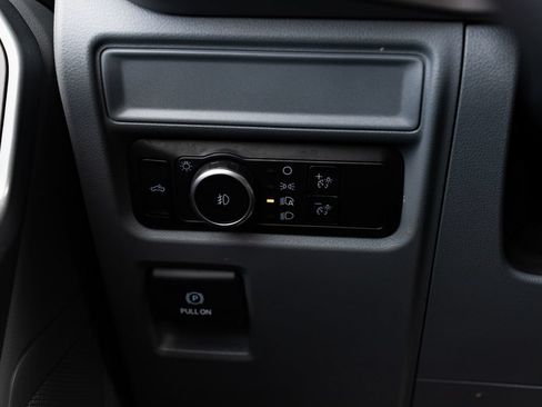 Used 2024 Ford F150 XLT AWD/4WD image 13