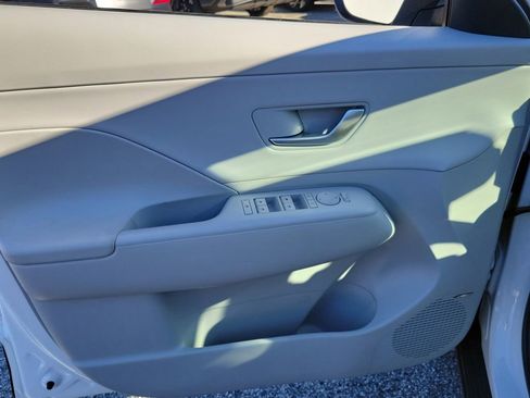 Certified 2025 Hyundai Kona Limited image 17