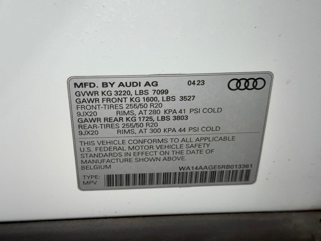 Used 2024 Audi Q8 e-tron Premium Plus AWD/4WD image 31