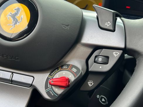 Used 2020 Ferrari 812 Superfast RWD image 24