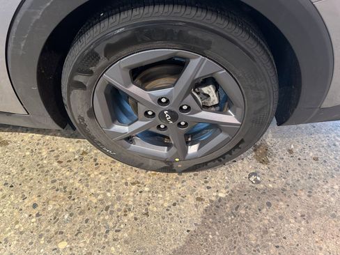 Used 2025 Kia K4 LXS image 29