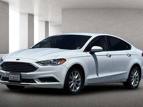 Used 2017 Ford Fusion SE w/ Fusion SE Technology Package FWD image 8