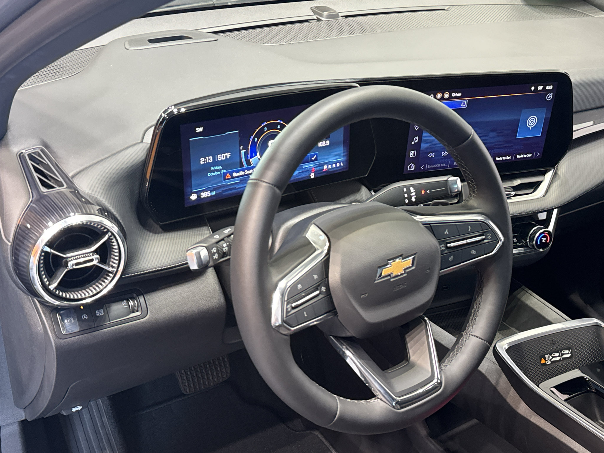 Used 2025 Chevrolet Equinox LT w/ Convenience Package II FWD image 16
