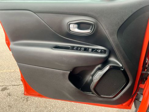 Used 2020 Jeep Renegade Altitude image 30