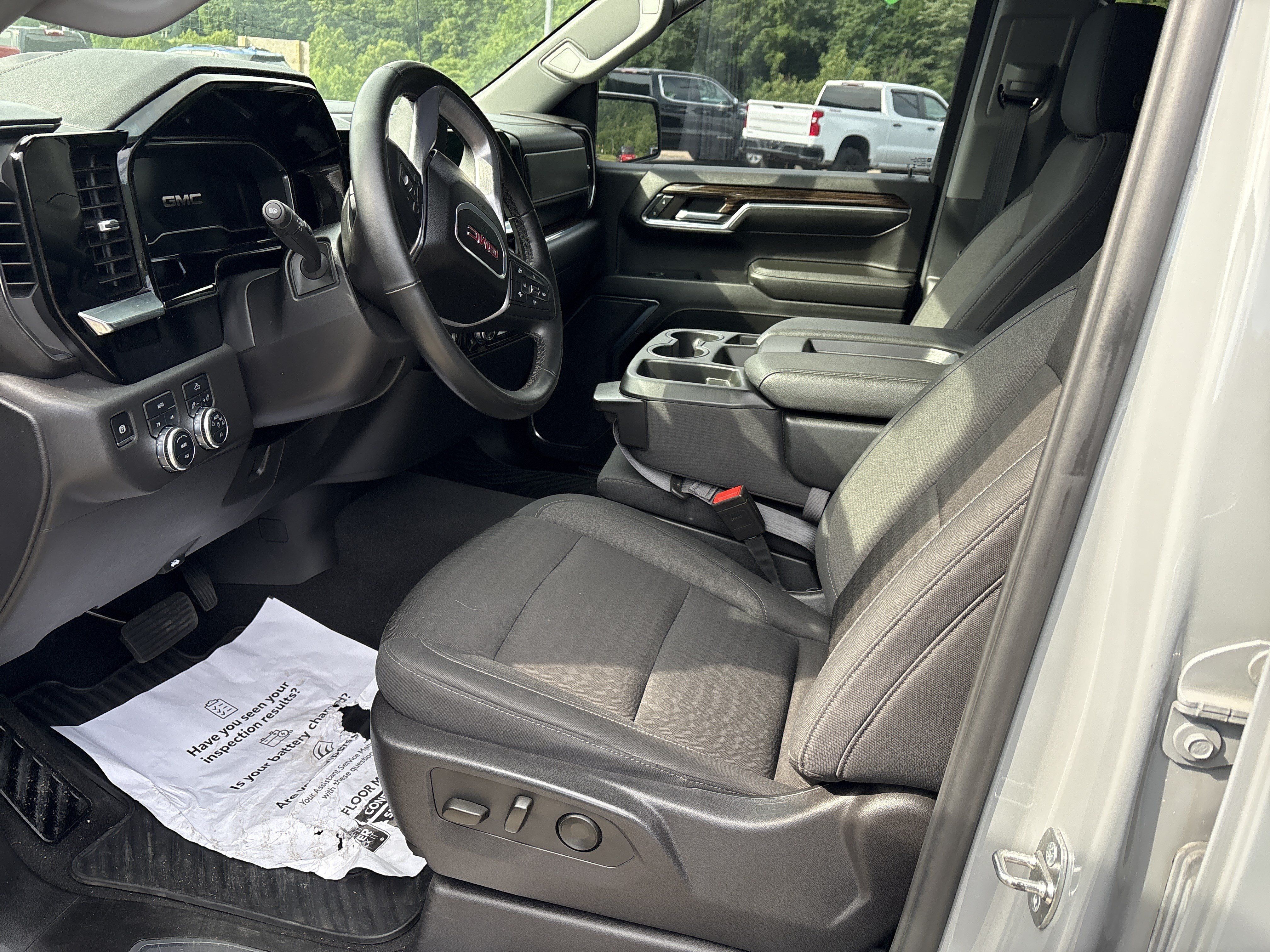 Used 2024 GMC Sierra 1500 Elevation AWD/4WD image 11