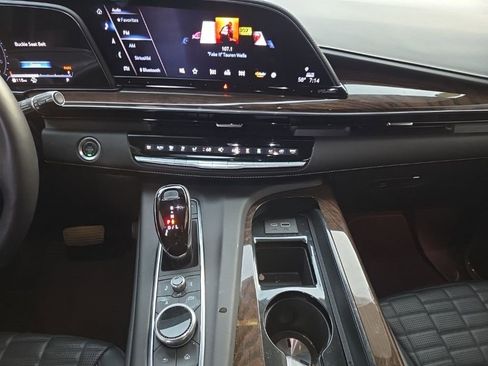 Certified 2024 Cadillac Escalade Sport Platinum image 16