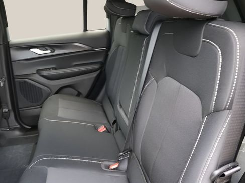 New 2026 Jeep Grand Cherokee Laredo RWD image 15