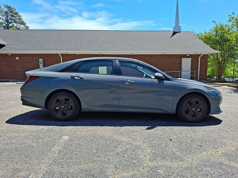 Used 2021 Hyundai Elantra SEL FWD image 32