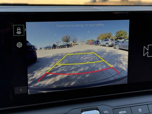 Used 2025 Kia K4 LXS image 24