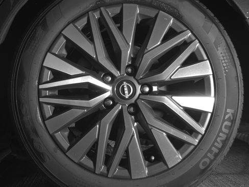 Used 2025 Nissan Altima 2.5 SV FWD image 14