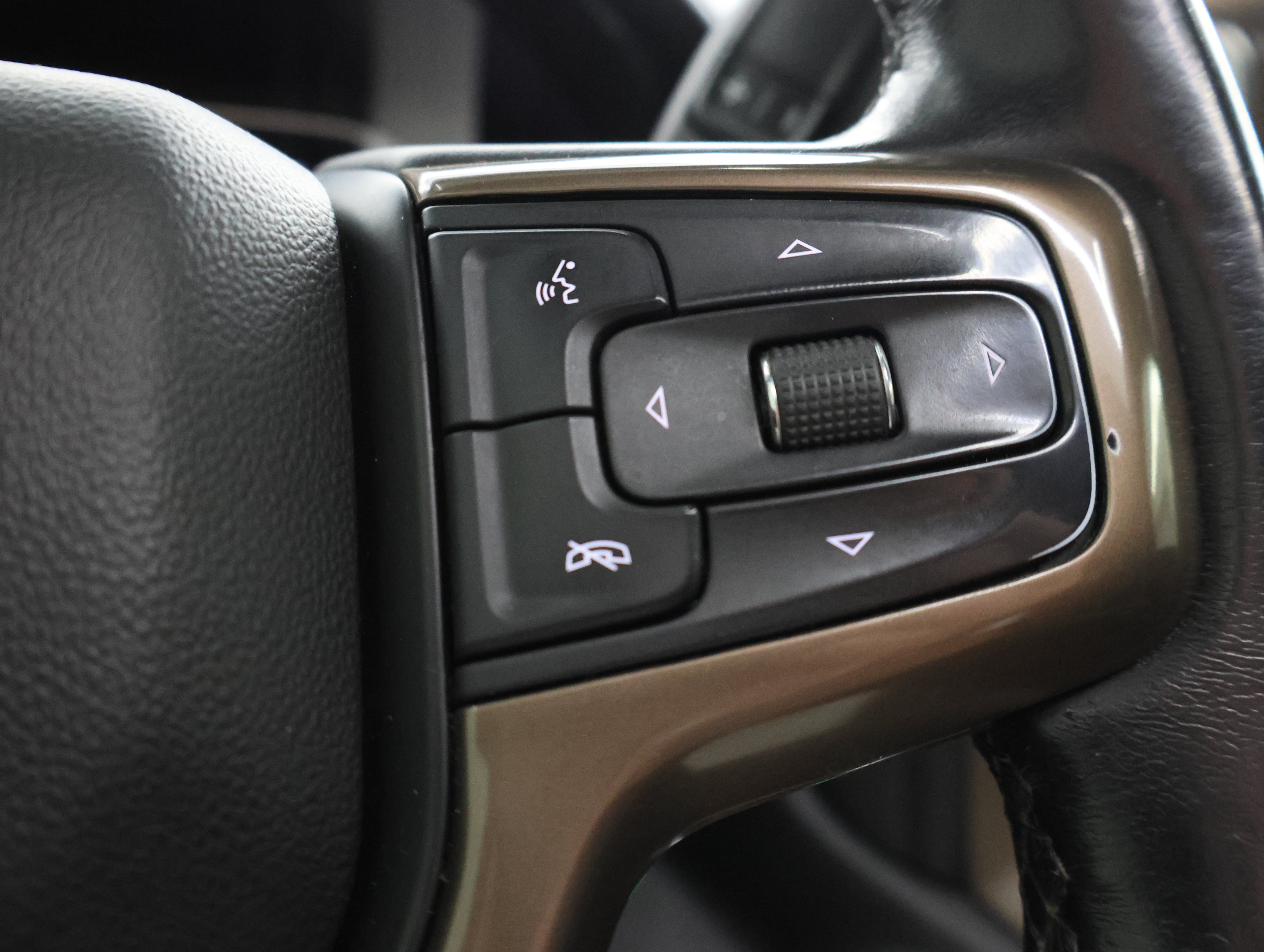 Used 2022 Chevrolet Silverado 2500 High Country w/ Safety Package II AWD/4WD image 16
