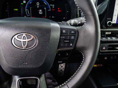 Certified 2026 Toyota Camry Hybrid w/ Convenience Package FWD image 38