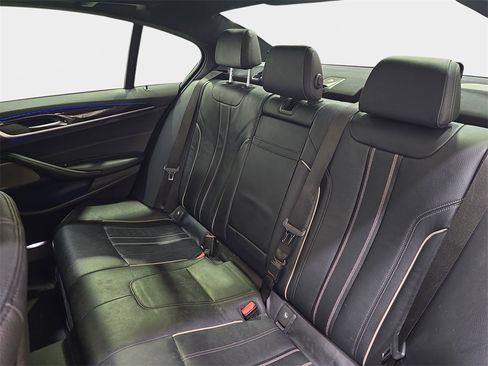 Used 2017 BMW 540i xDrive image 13