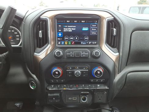 Used 2021 Chevrolet Silverado 2500 High Country image 16