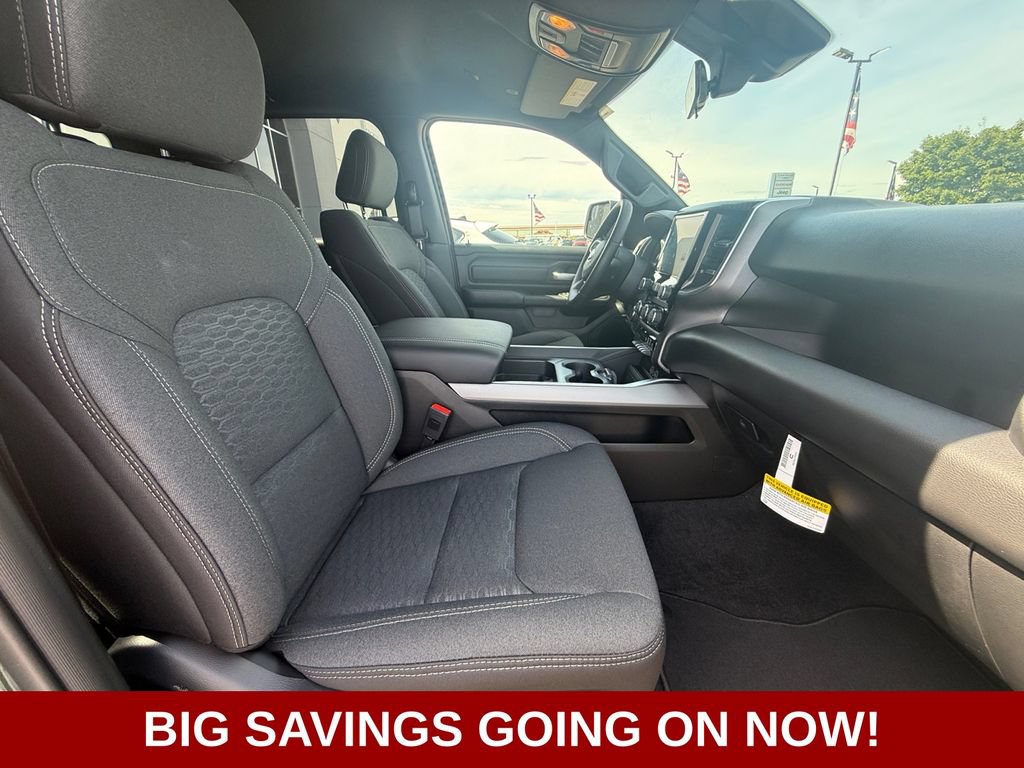 New 2026 RAM 1500 Express AWD/4WD image 39