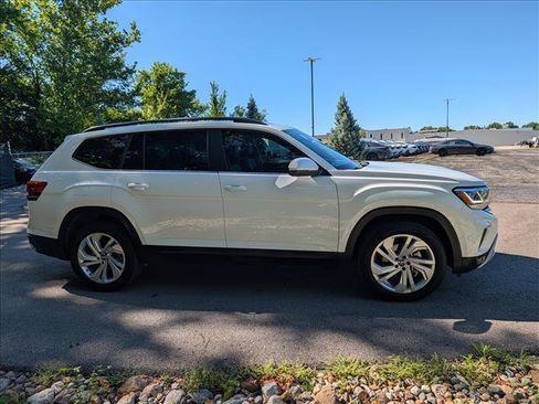 Used 2023 Volkswagen Atlas SE w/ Panoramic Sunroof Package FWD image 6