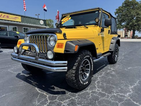 Used 2006 Jeep Wrangler X AWD/4WD image 3
