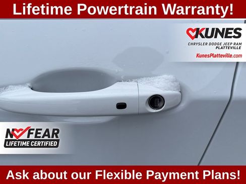 Used 2024 Jeep Compass Trailhawk image 13