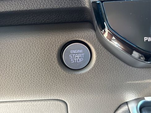 New 2026 Kia Carnival EX FWD image 21