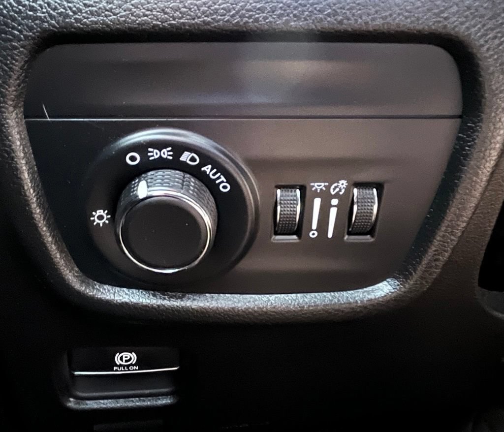 Certified 2024 Jeep Grand Cherokee L Laredo w/ Luxury Tech Group I AWD/4WD image 11