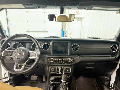 Used 2019 Jeep Wrangler Unlimited Sahara AWD/4WD image 10