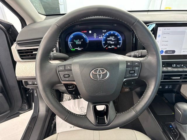 Used 2026 Toyota Camry XLE AWD/4WD image 25