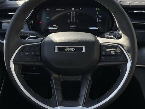 Used 2022 Jeep Grand Cherokee Limited 4xe w/ Luxury Tech Group II image 12