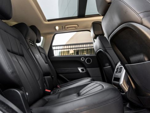 Used 2019 Land Rover Range Rover Sport HSE AWD/4WD image 36