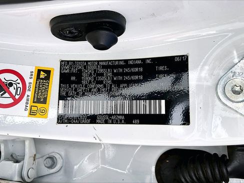 Used 2017 Toyota Highlander XLE image 16