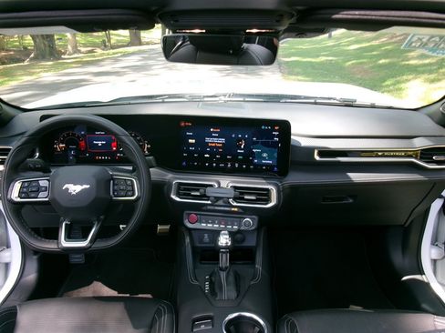 Used 2025 Ford Mustang Premium RWD image 19