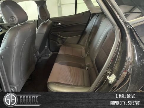 Used 2025 Chevrolet Trax LT FWD image 22