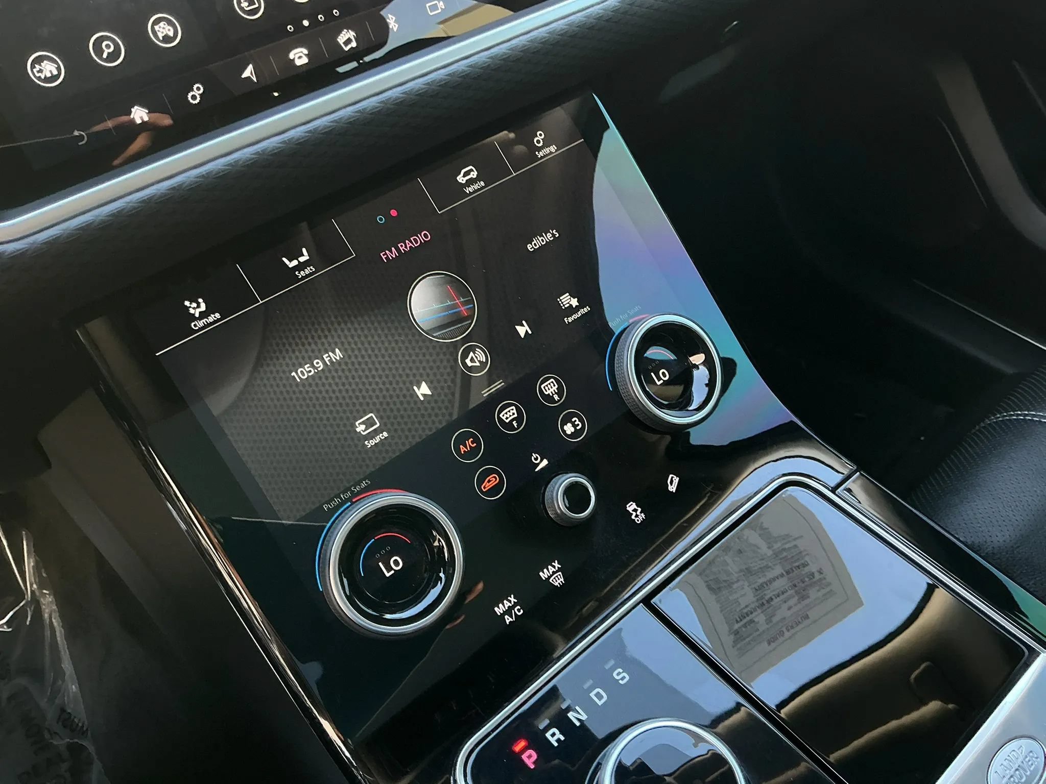 Used 2019 Land Rover Range Rover Velar S AWD/4WD image 23