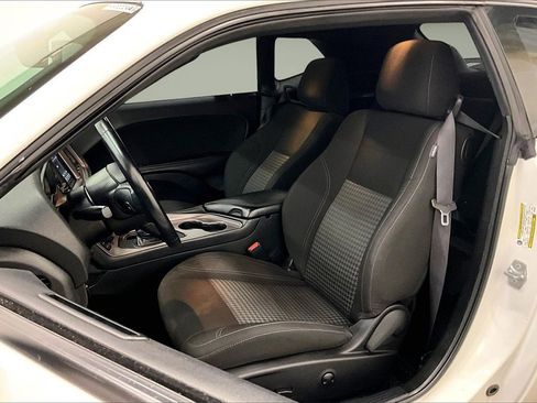 Used 2023 Dodge Challenger SXT image 21