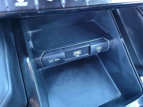 Used 2024 Kia Telluride LX image 11