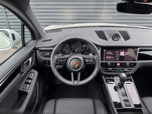 New 2026 Porsche Macan image 18