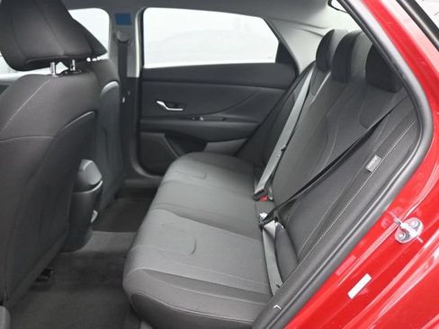 Used 2026 Hyundai Elantra SE FWD image 15