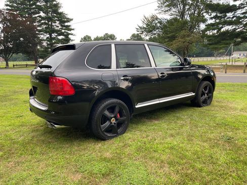 Used 2005 Porsche Cayenne Turbo image 7