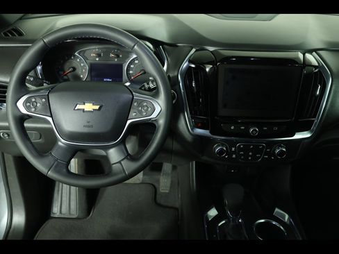 Used 2023 Chevrolet Traverse LT image 14