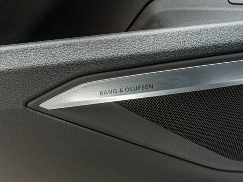 Used 2024 Audi Q8 e-tron Prestige image 19