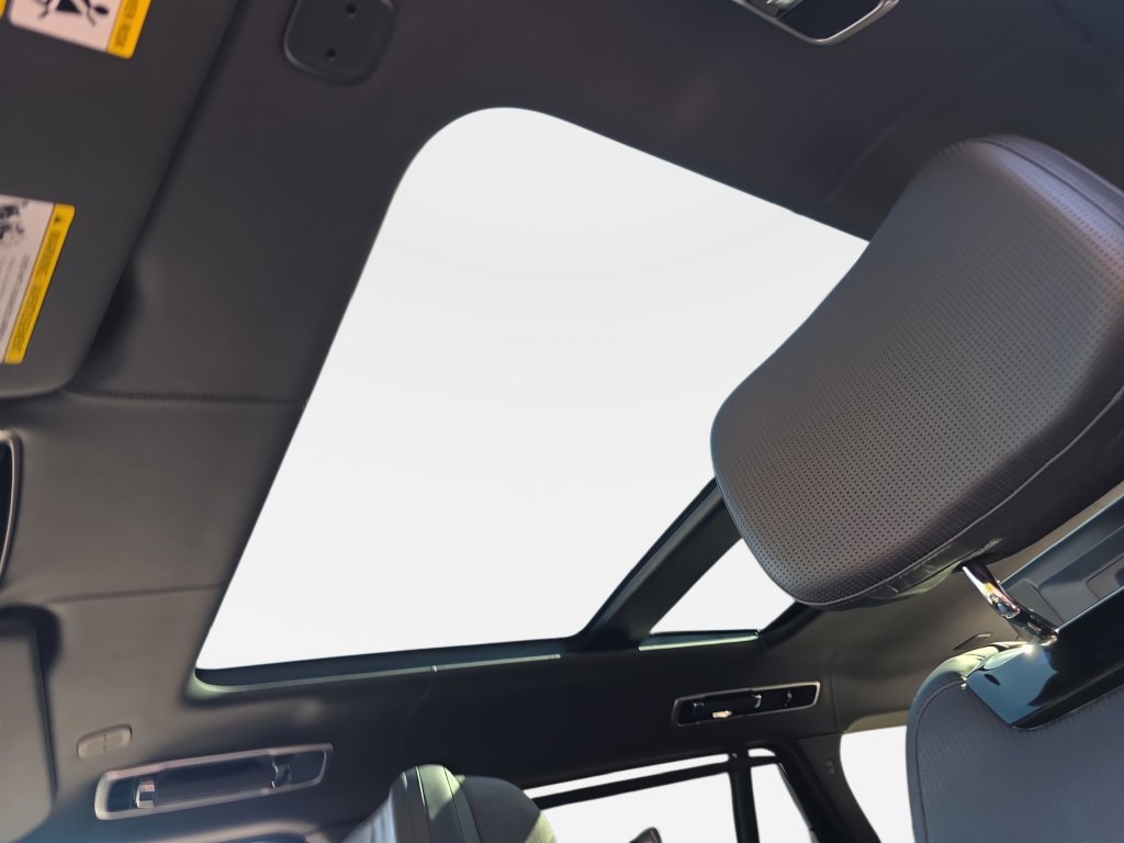 New 2026 Land Rover Range Rover SV AWD/4WD image 31