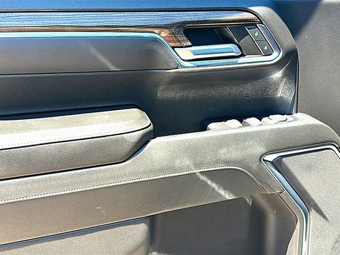 Used 2023 Chevrolet Silverado 1500 LT w/ Z71 Off-Road Package AWD/4WD image 16