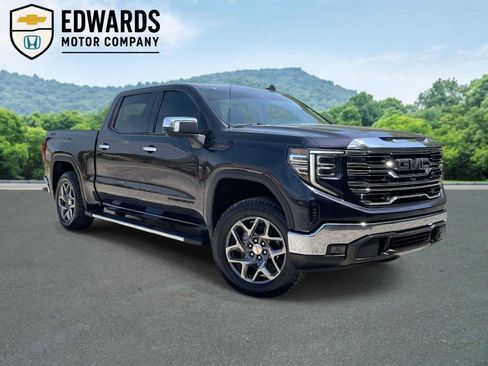 Used 2022 GMC Sierra 1500 SLT w/ SLT Premium Plus Package image 1