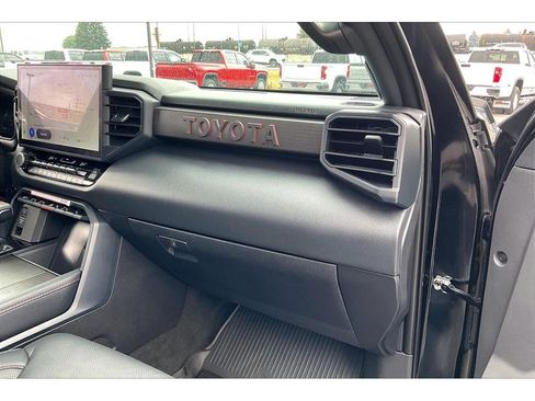 Used 2025 Toyota Sequoia TRD Pro AWD/4WD image 18