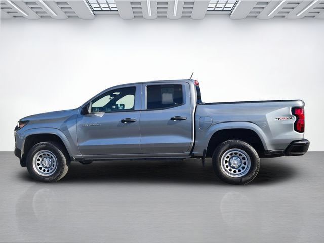 Used 2025 Chevrolet Colorado W/T AWD/4WD image 7