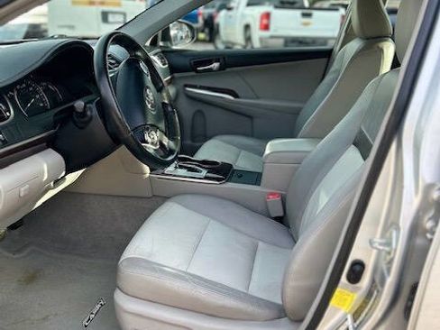Used 2012 Toyota Camry XLE FWD image 9