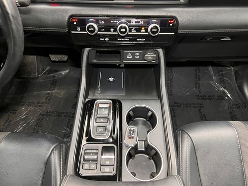 Used 2023 Honda Pilot Touring image 12