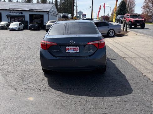 Used 2017 Toyota Corolla LE w/ Carpet Mat Package (TMS) FWD image 4