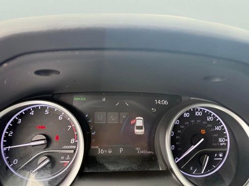 Used 2021 Toyota Camry XLE image 9