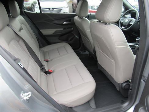 Used 2024 Buick Envista Avenir image 28